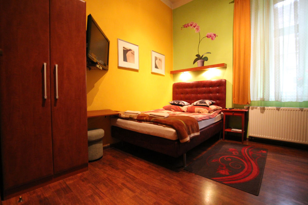 Apartament Rainbow 2 *